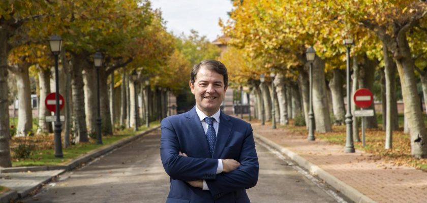 Alfonso Fernández Mañueco: Confianza y desafíos en la Junta de Castilla y León en 2025