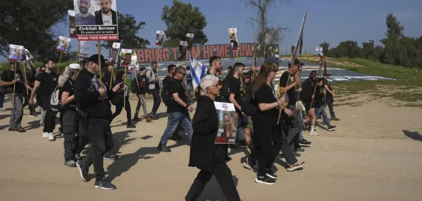 La compleja danza de rehenes y negociaciones: ¿qué futuro les espera a las familias afectadas por Hamás e Israel?