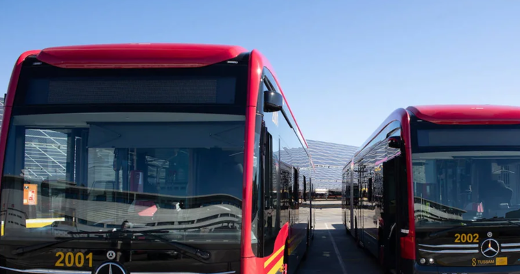 Tussam y el Metro de Sevilla muestran su magia en la Cabalgata: autobuses y trenes gratuitos para celebrar juntos