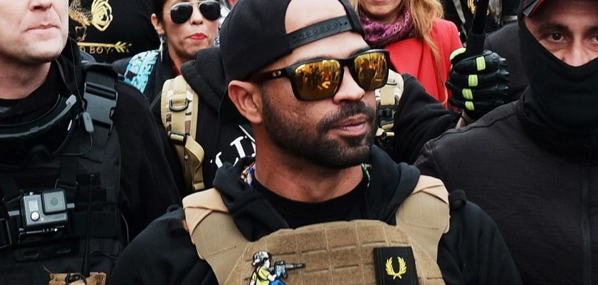 Donald Trump indulta a líderes de Proud Boys y Oath Keepers: ¿qué significa para la política estadounidense?