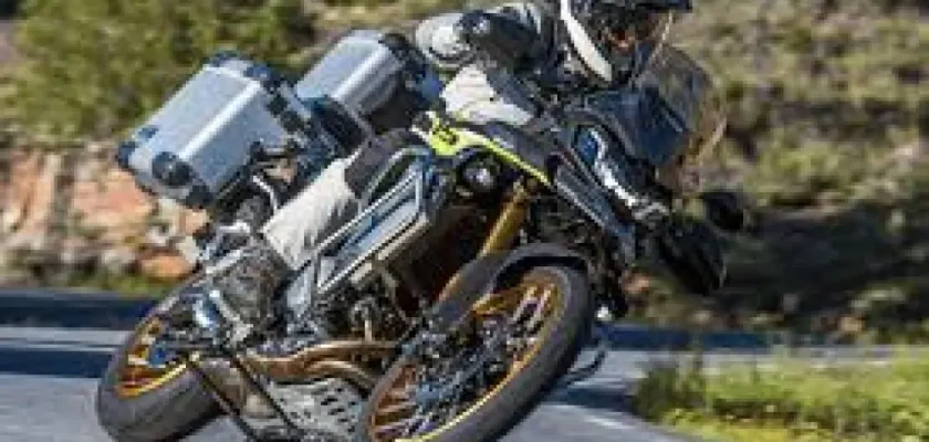 El auge de las motocicletas en España: venta récord y nuevas normativas de seguridad en 2024