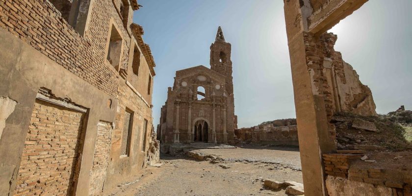 Belchite: la trágica historia detrás de un cartel de prohibición de blasfemia