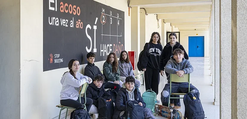 El impacto de la prohibición de móviles en colegios: ¿solución definitiva o simple ilusión?