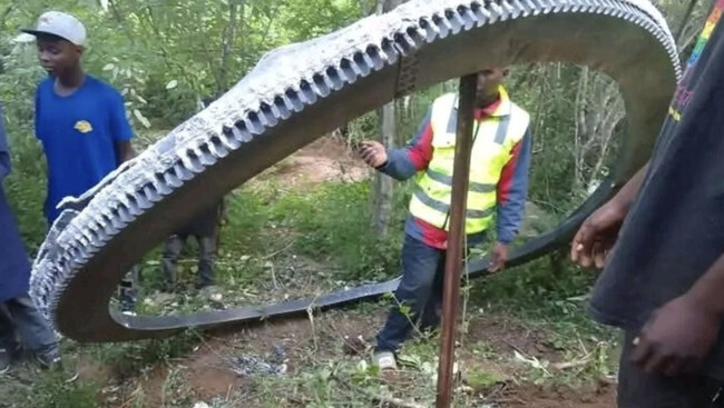 El misterioso anillo metálico en Kenia: ¿es un indicio del aumento de la basura espacial?