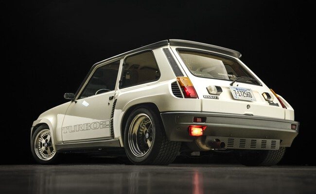 El renacer del Renault 5 Turbo 2: una fusión única de nostalgia y modernidad en el mundo automovilístico