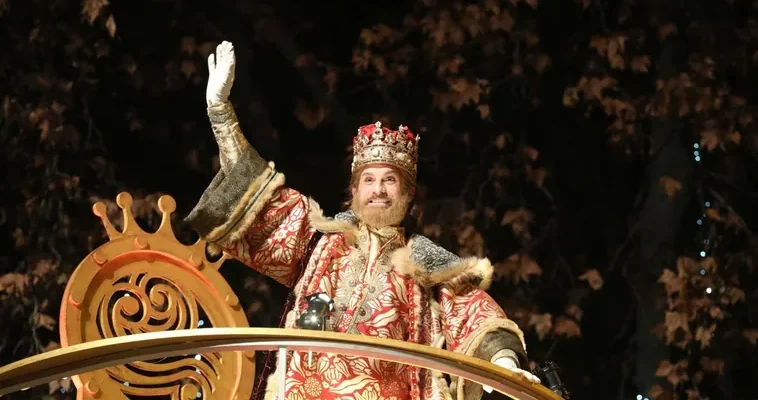 El resplandor de la cabalgata: los reyes magos iluminan madrid con magia y dulce solidaridad