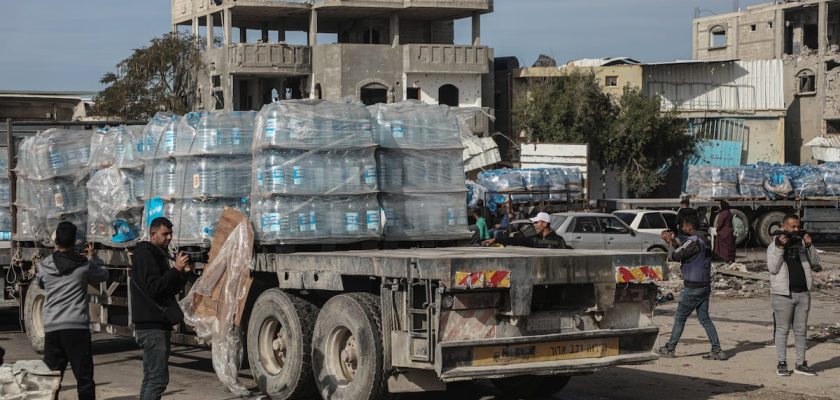 Incremento en el suministro de ayuda humanitaria a Gaza: un rayo de esperanza tras el alto el fuego