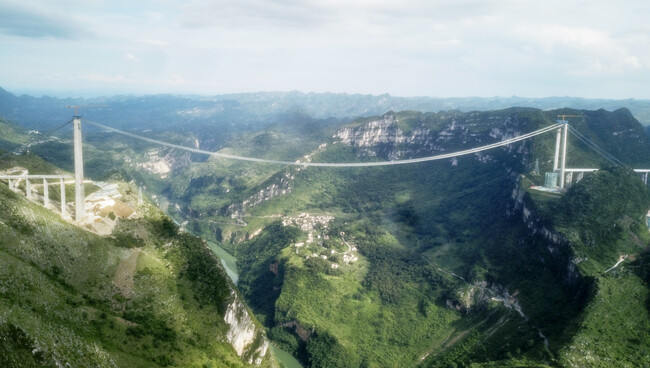 El puente del cañón huajiang: la nueva maravilla de la ingeniería china que redefine la altitud