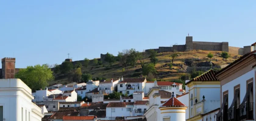 Aracena: un tesoro escondido de historia, gastronomía y naturaleza en Huelva