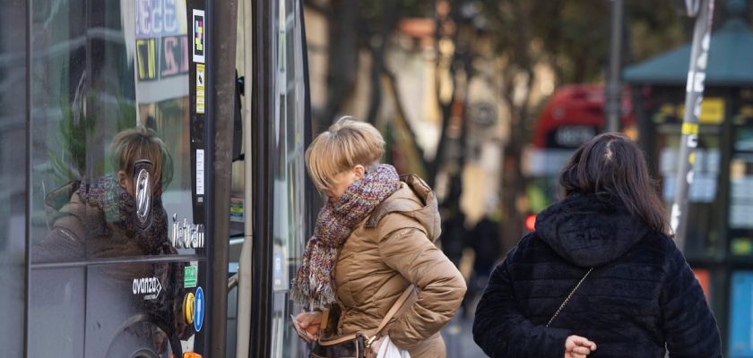 las comunidades autónomas mantienen bonificaciones en transporte público tras rechazo de ayudas estatales