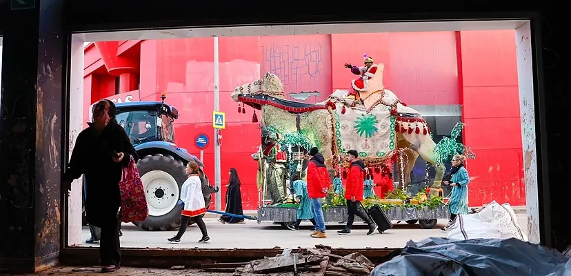 Reyes Magos en la zona cero: una cabalgata que renueva la ilusión tras la dana