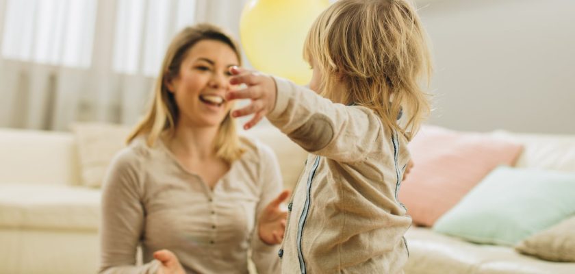 Mamitis y papitis: el vínculo afectivo en la infancia que todos deberían entender