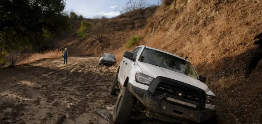 Fuertes lluvias en Los Ángeles traen alivio a incendios devastadores: una historia de lucha y resiliencia