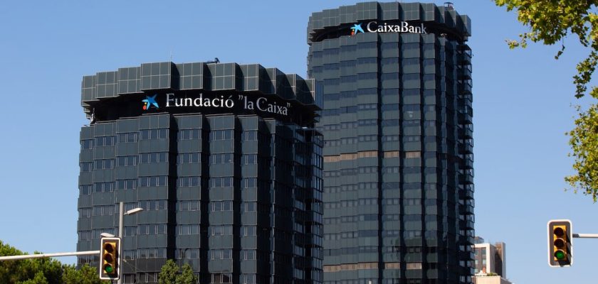 La mudanza de Banco Sabadell a Alicante: un análisis del impacto en la economía local y la política catalana