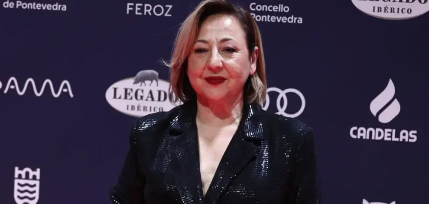 Carmen Machi y la noche estelar de los Premios Feroz 2025: ¿un vistazo al glamour y la autenticidad en la moda?