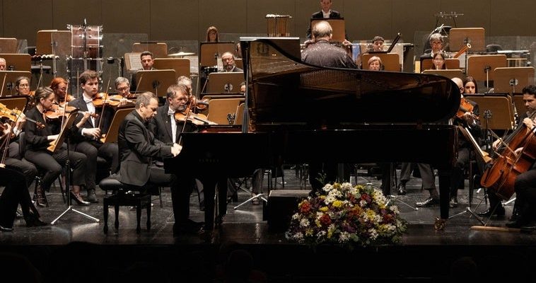 El Renacer de la Música Clásica: Una Noche Inolvidable con Liszt, Ligeti y Bartók