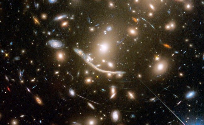 Descubrimiento astronómico: el telescopio james webb revela 44 nuevas estrellas a 6.500 millones de años luz