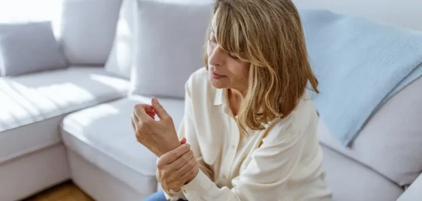 Menopausia y sudores fríos: cómo navegar la tempestad hormonal con gracia