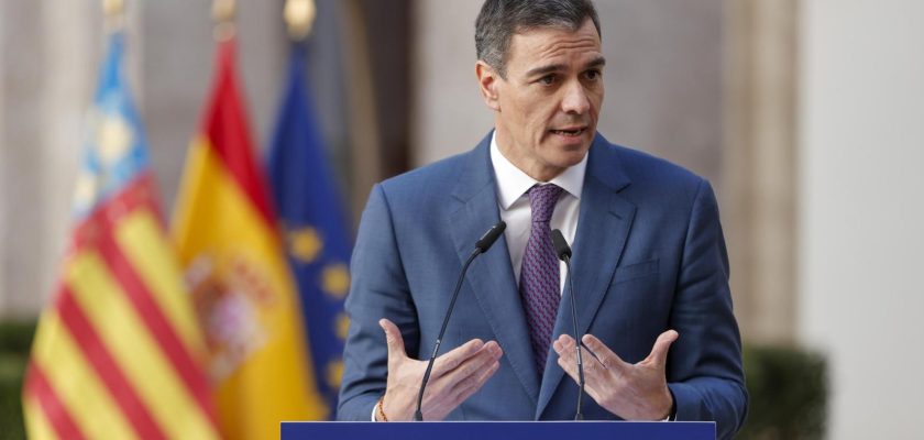 Pedro Sánchez recrimina a la oposición por el dolor social causado por el rechazo al decreto ómnibus