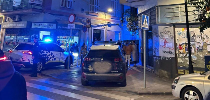 Tragedia en Málaga: Una mujer cae desde un tercer piso mientras la policía investiga a su pareja