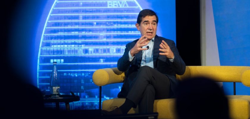 La sorpresiva OPA de BBVA: cómo afecta al sector bancario en España y el futuro del Sabadell