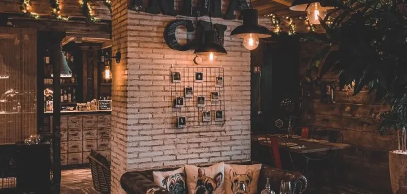 La bonanza de salir a cenar con tu mascota: descubre los restaurantes pet-friendly en Madrid