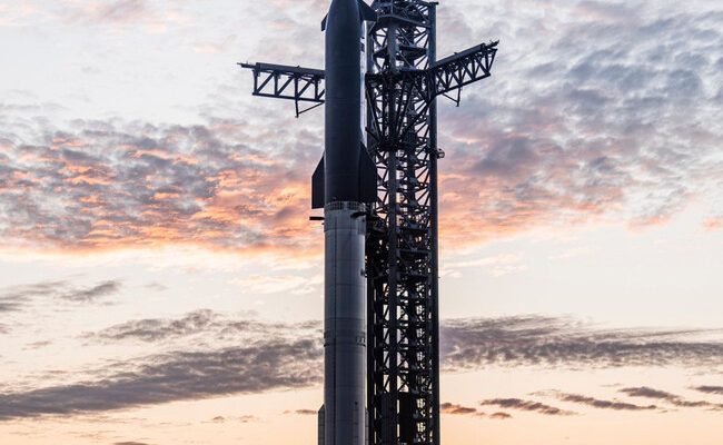 SpaceX enfrenta otro revés con la explosión de Starship: reflexiones sobre la resiliencia en la exploración espacial