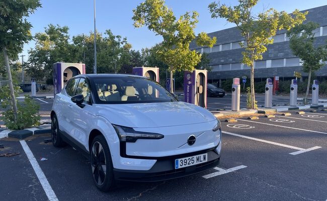 La incertidumbre del coche eléctrico en España: ¿cómo afecta la falta de ayudas al futuro de la movilidad sostenible?