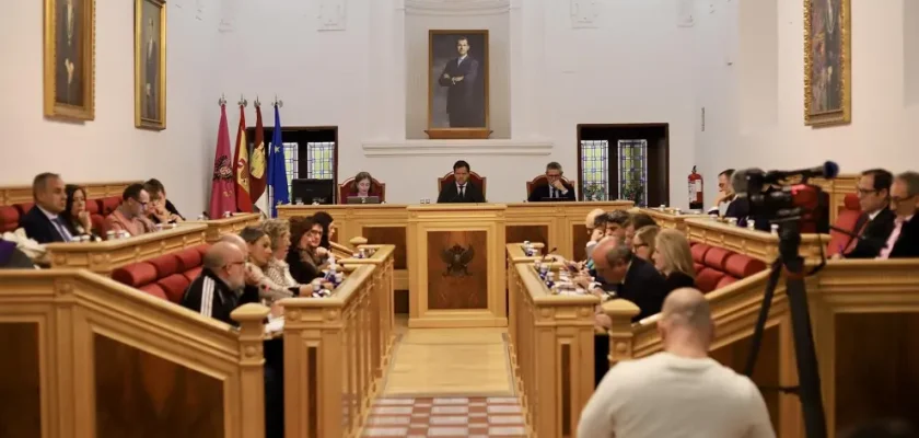 La disparidad en el feminismo: un debate candente en Toledo y más allá