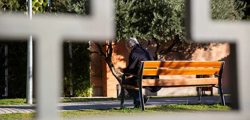 La soledad no deseada en Madrid: un fenómeno creciente en tiempos de conexión