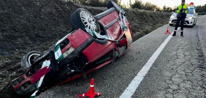 Accidente de tráfico en Ourense: un joven herido grave tras salirse de la carretera