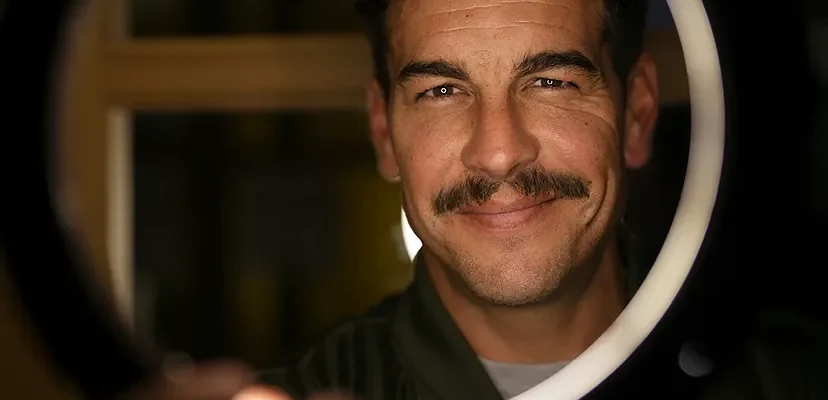 Mario Casas: De galán a director, el viaje personal y profesional de un actor que se reinventa