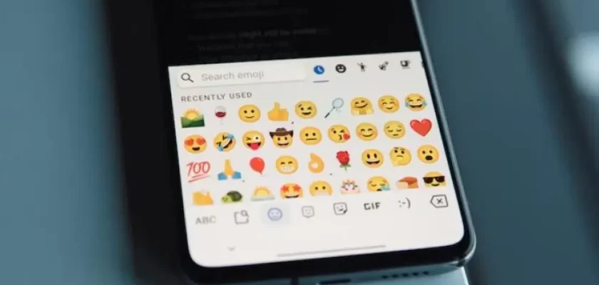 El fascinante universo de los emojis: significado, malentendidos y su impacto en la comunicación digital