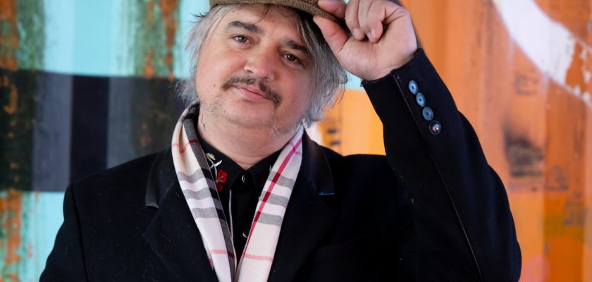 La vida en el filo: la compleja historia de pete doherty y sus desafíos actuales