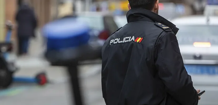 Gran hallazgo policial en Granada: armas ocultas y una galería de tiro clandestina