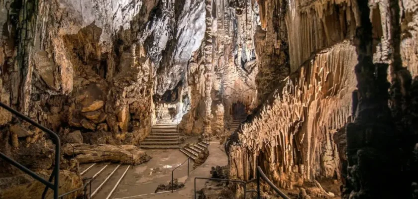 Descubre las cuevas de artà: un viaje a las profundidades de la historia de mallorca