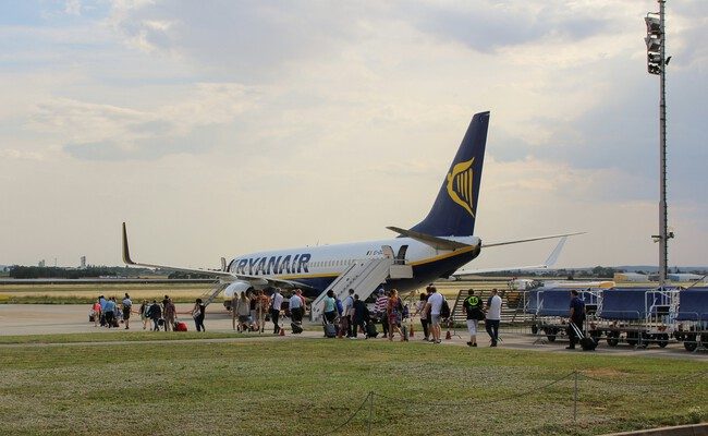 Ryanair abandona aeropuertos españoles: impacto y reacciones tras la drástica medida