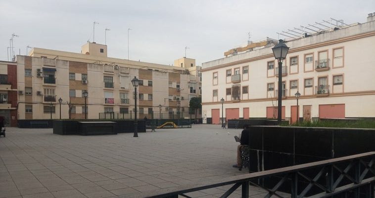 ¿Dónde están los espacios libres en Sevilla? El dilema de las plazas duras y su impacto en la vida urbana