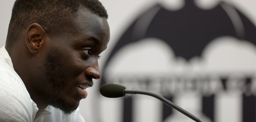 Mouctar Diakhaby y el desafío del racismo en el fútbol: una historia de resiliencia y cambio