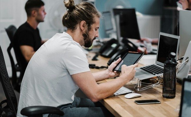 La paradoja de la productividad: por qué solo trabajamos cinco horas al día en España