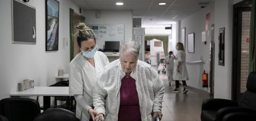 El empoderamiento femenino en el sector de la dependencia: hacia un futuro inclusivo y sostenible