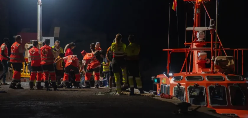 La realidad tras el mar en calma: rescate de inmigrantes subsaharianos en El Hierro