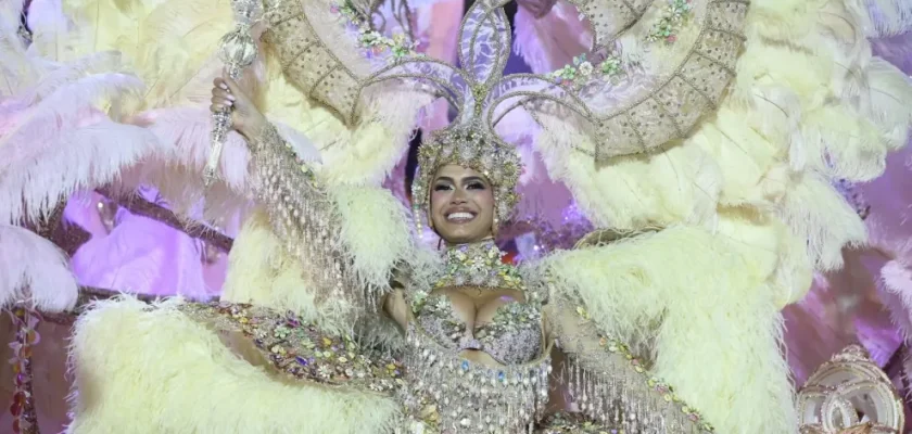 Coral Gutiérrez es coronada Reina del Carnaval de Los Juegos Olímpicos de Las Palmas: un evento lleno de magia y color