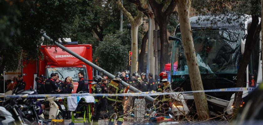 Horrendo choque de autobuses en Barcelona deja 51 heridos: lo que necesitas saber