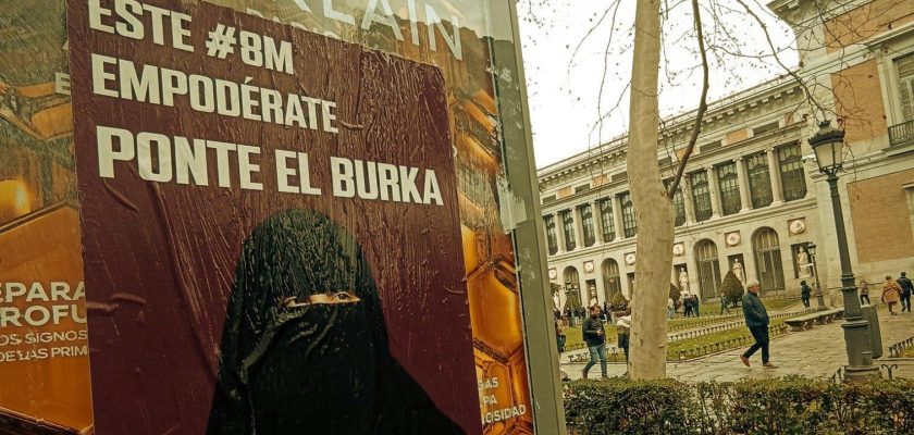 Una campaña controvertida que lleva el burka a las calles de Madrid: ¿humor o intolerancia?