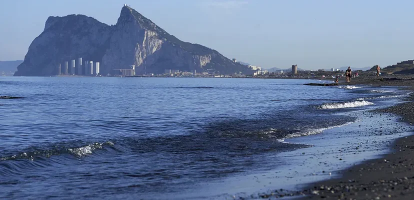 España y Reino Unido: la persistente tensión por Gibraltar y sus maniobras militares