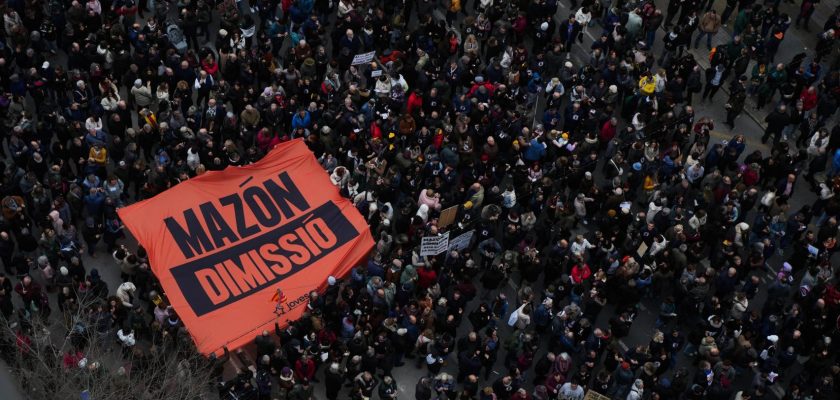 Protestas en Valencia: el clamor por la dimisión de carlos mazón tras la tragedia de la dana