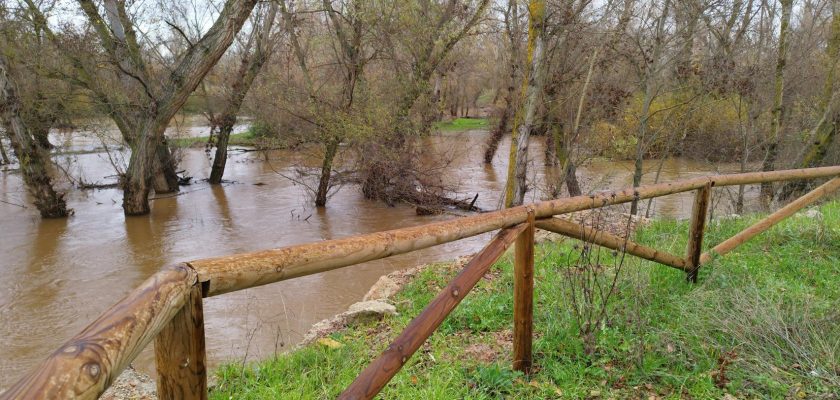 Alerta roja en la Comunidad de Madrid: cómo las lluvias pueden afectar su seguridad y su economía