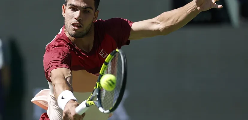 Carlos Alcaraz y la senda dorada de Indian Wells: ¿el próximo rey del desierto?