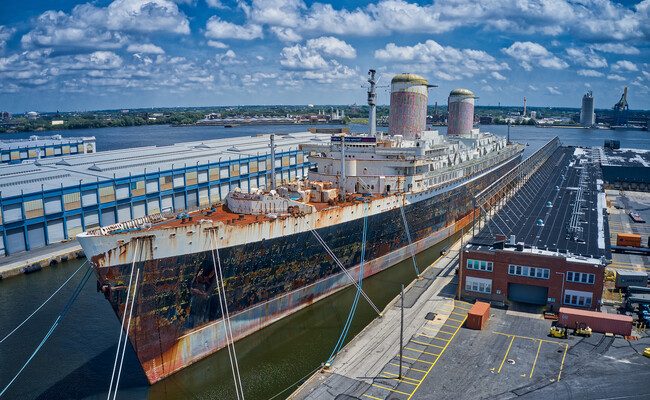 La nostálgica historia del SS United States: del orgullo naval a arrecife artificial